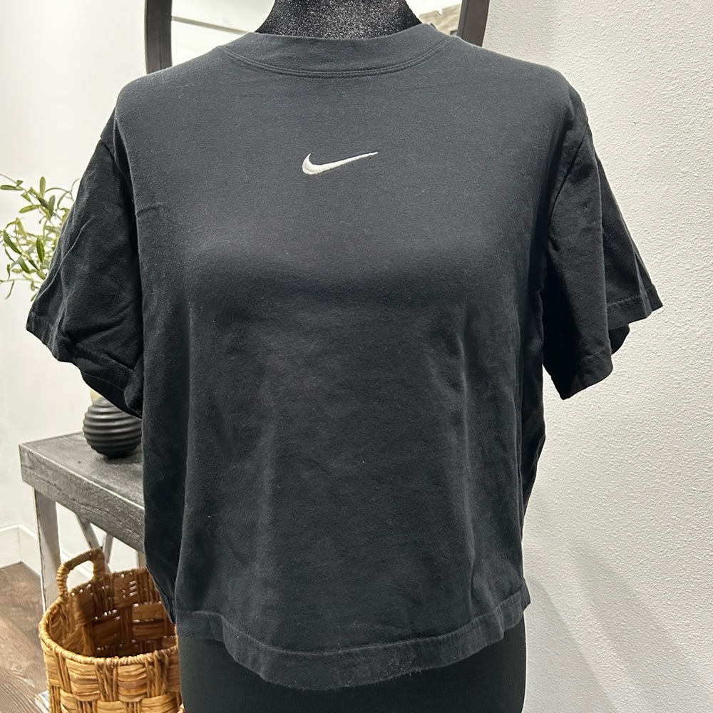 Nike Women's Black and White Logo Crop Top